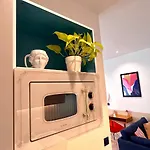 Roma Reva: Design Et Cinema Nîmes