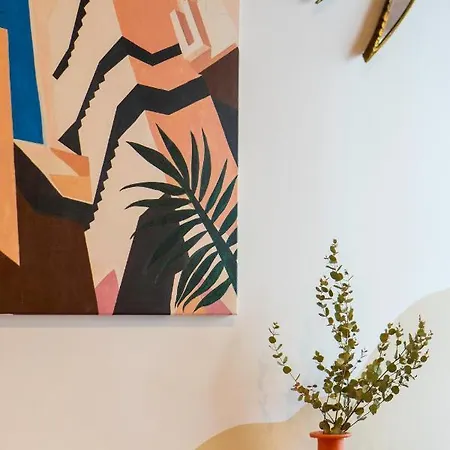 Roma Reva: Design Et Cinema