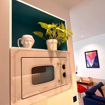 Roma Reva: Design Et Cinema Nîmes