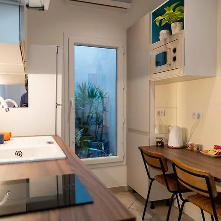 Roma Reva: Design Et Cinema