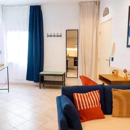 Roma Reva: Design Et Cinema * ニーム